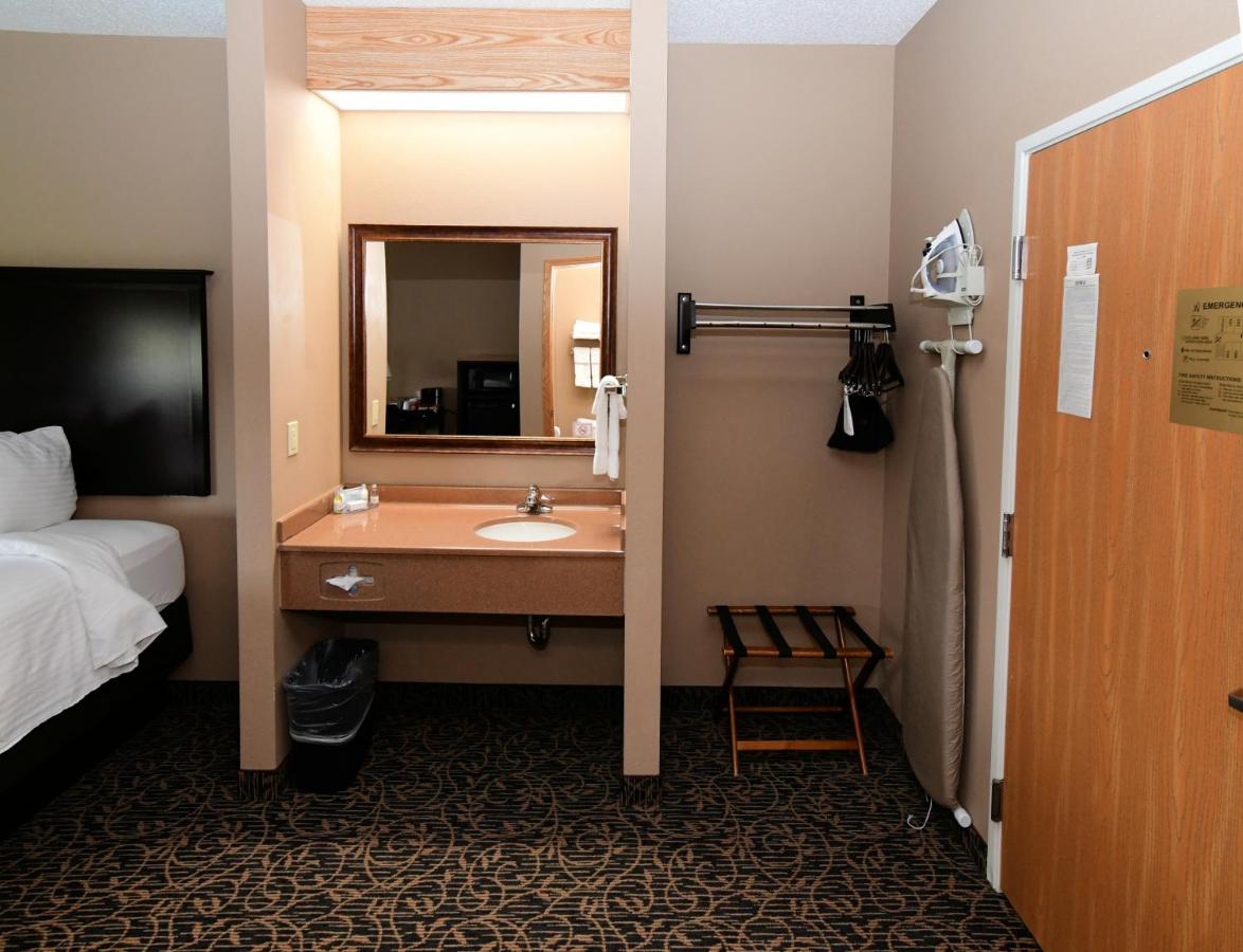 Two Queen Standard Suite at Cobblestone Inn & Suites - Denison Majestic Hills