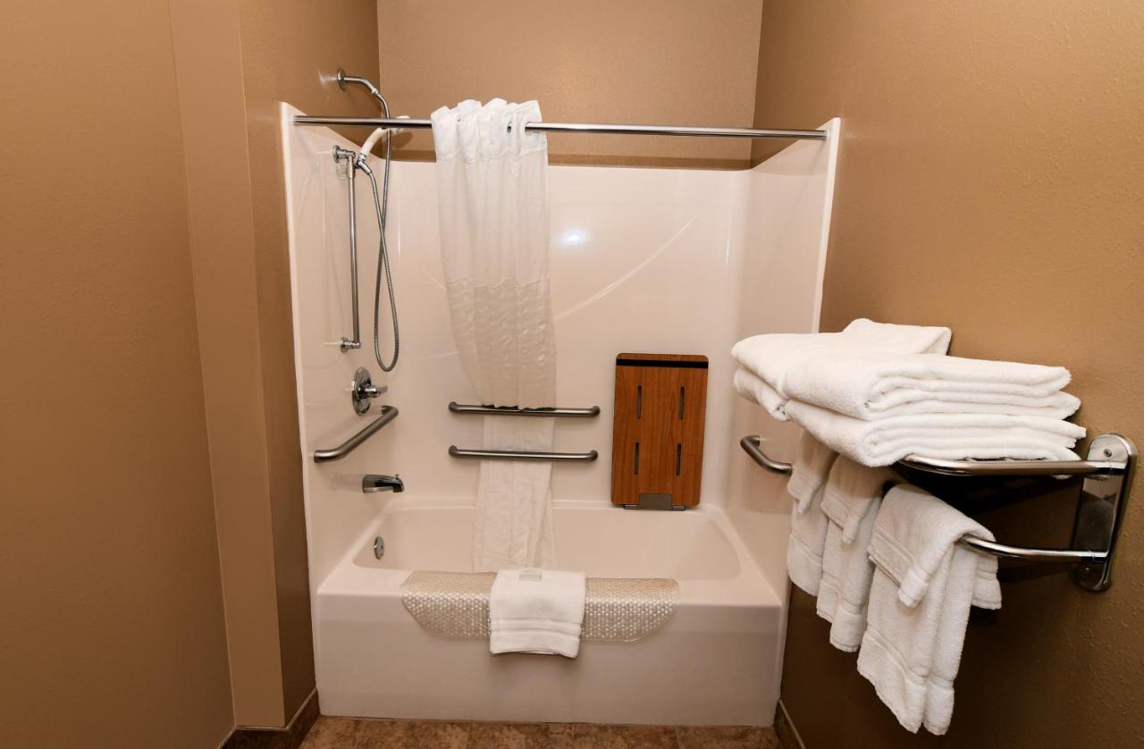 King Room - Disability Access with Bath Tub at Cobblestone Inn & Suites - Denison Majestic Hills