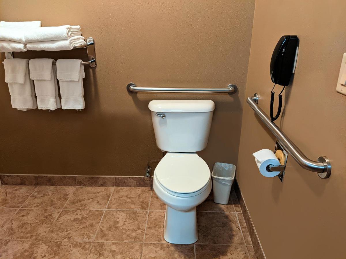King Room - Disability Access with Bath Tub at Cobblestone Inn & Suites - Denison Majestic Hills