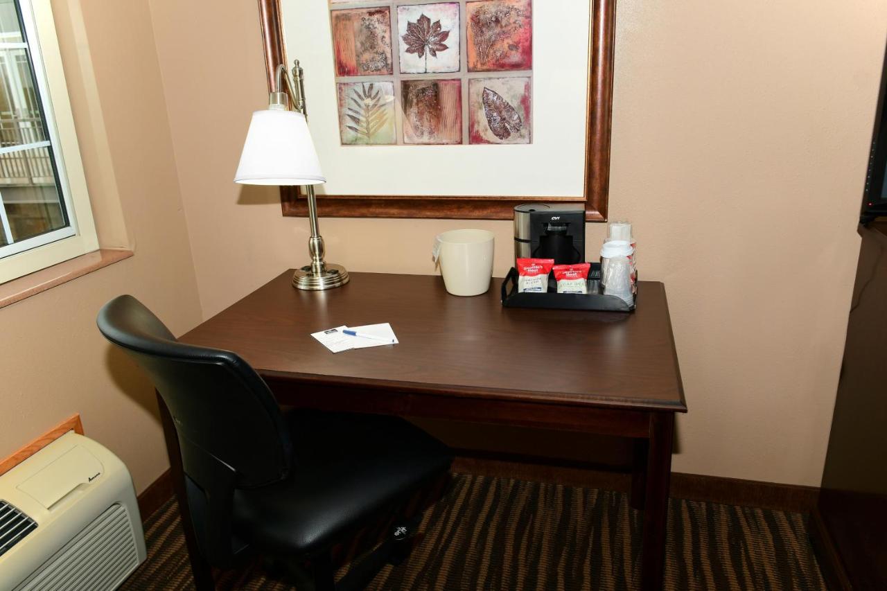 King Executive at Cobblestone Inn & Suites - Denison Majestic Hills