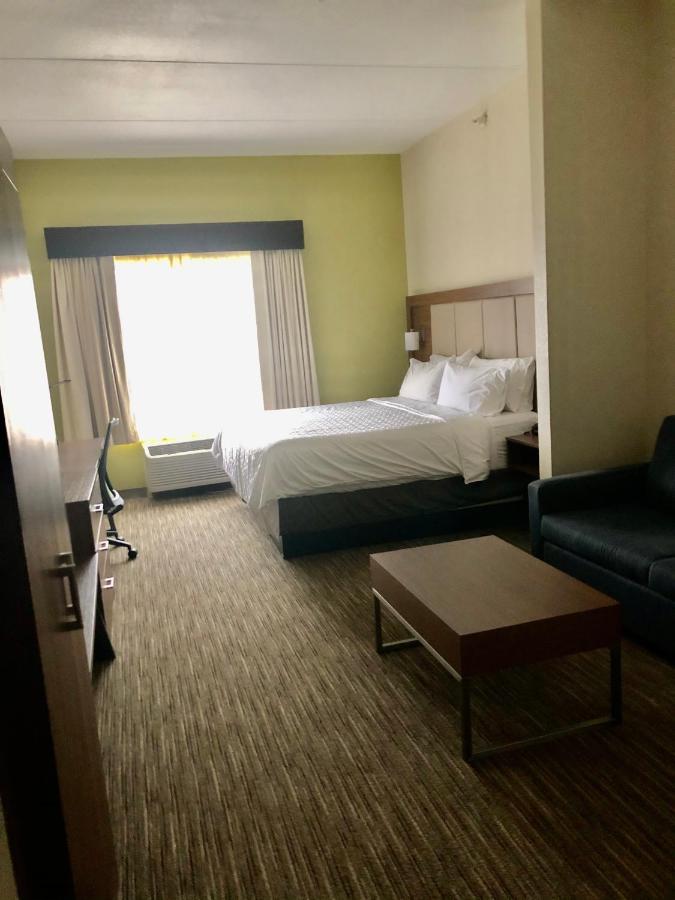 King Room - Mobility Access/Hearing Accessible at Holiday Inn Express & Suites Cedar Falls - Waterloo by IHG