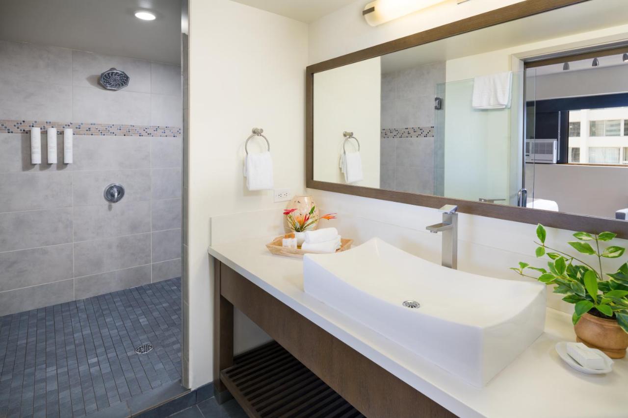 Junior Suite with Mountain View at Vive Hotel Waikiki