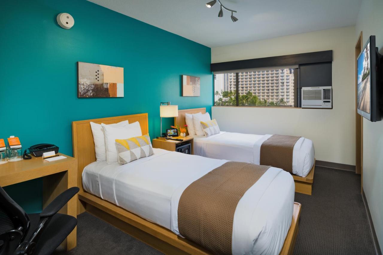 Standard Twin Room at Vive Hotel Waikiki