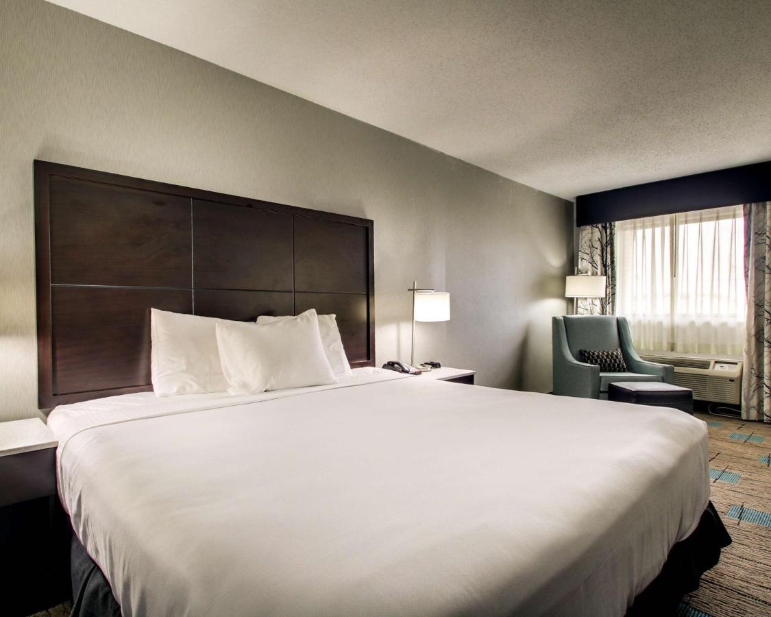 King Room at Studio 6 Suites – Richland, MS / Jackson