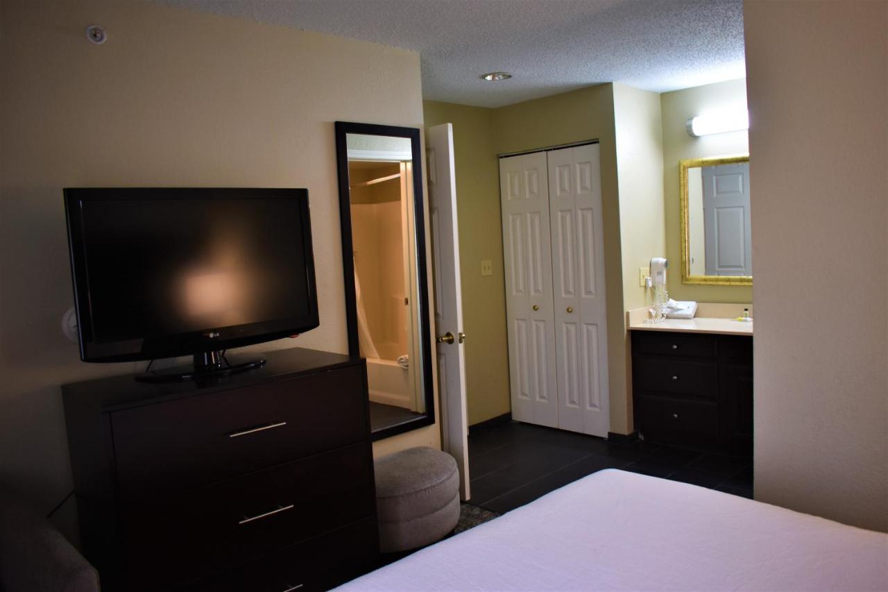 Two-Bedroom Family Suite at Staybridge Suites Cranbury by IHG