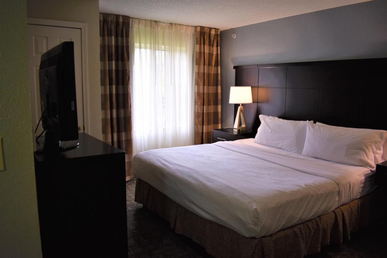 Two-Bedroom Family Suite at Staybridge Suites Cranbury by IHG