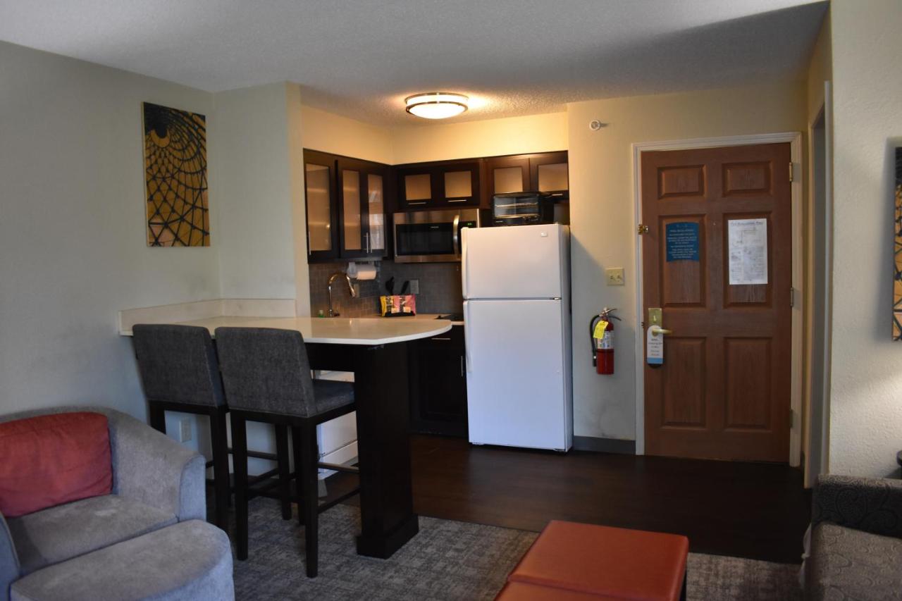 Two-Bedroom Family Suite at Staybridge Suites Cranbury by IHG