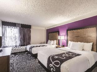 Room #42866625 at La Quinta Inn & Suites by Wyndham Cincinnati Sharonville
