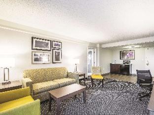 Room #42866625 at La Quinta Inn & Suites by Wyndham Cincinnati Sharonville