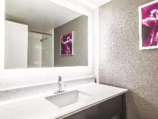 Room #42866625 at La Quinta Inn & Suites by Wyndham Cincinnati Sharonville