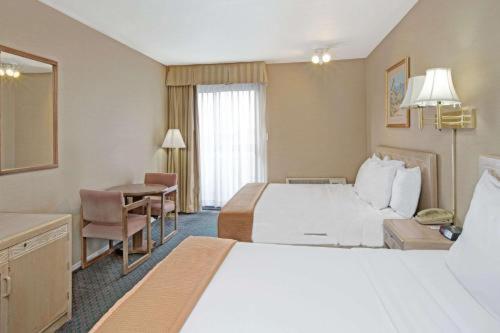 Room #33737870 at Howard Johnson by Wyndham Torrance