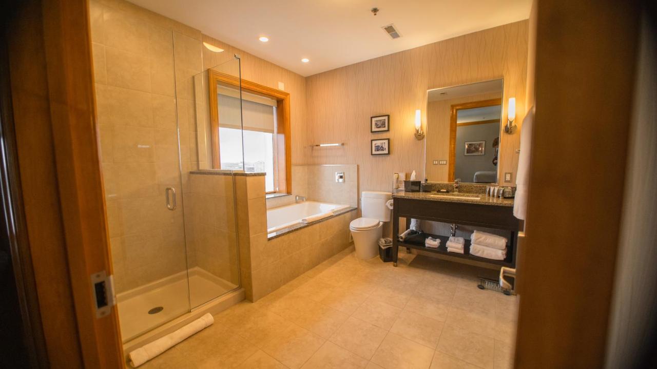 Executive King Suite at voco The Tiger Hotel Columbia, MO by IHG