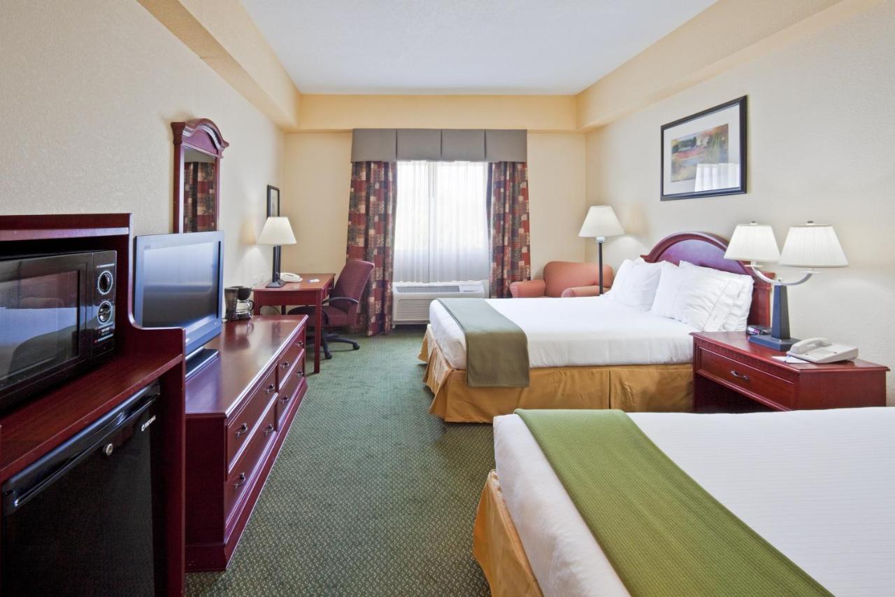  | Holiday Inn Express & Suites West Palm Beach Metrocentre