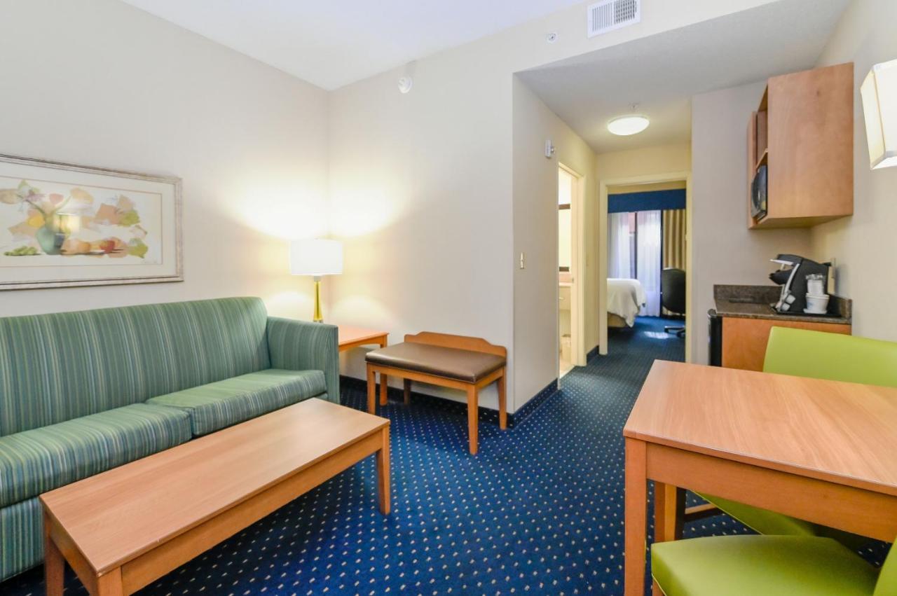 King Suite - Non-Smoking at Holiday Inn Express Hotel & Suites Richmond North Ashland by IHG