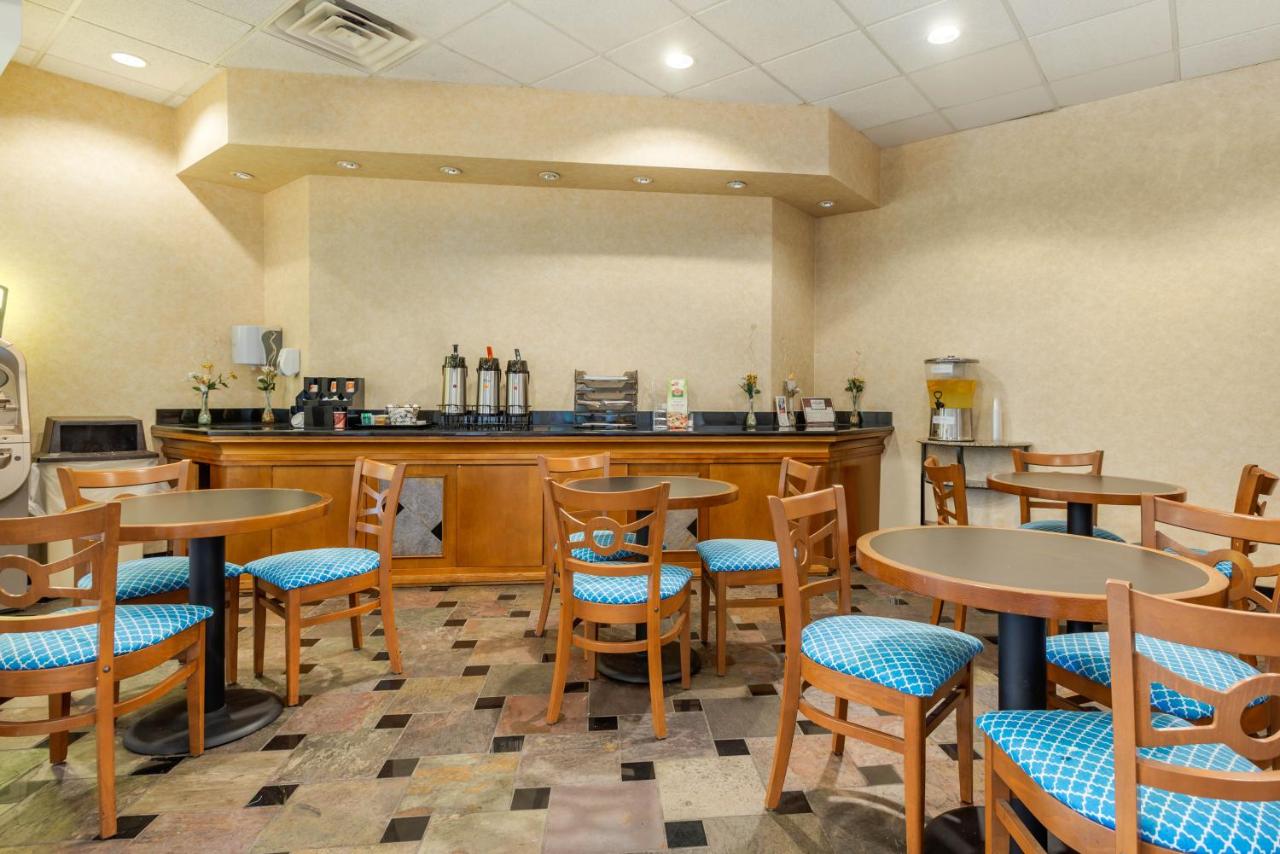 Ramada by Wyndham Levittown Bucks County