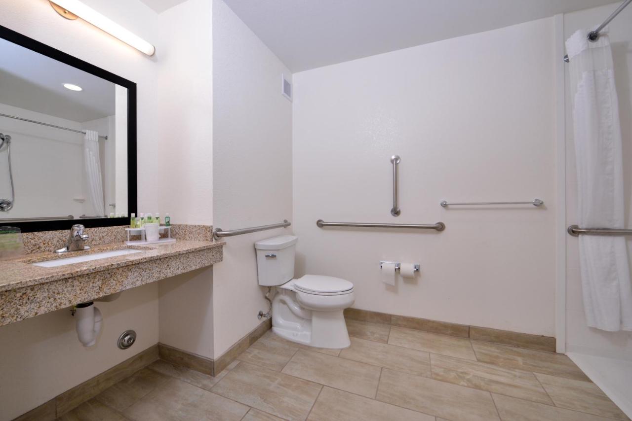 Twin Room - Mobility Access at Holiday Inn Express & Suites Page - Lake Powell Area by IHG