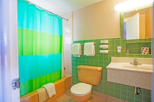 Room #42581907 at Holiday Inn Express Glenwood Springs by IHG