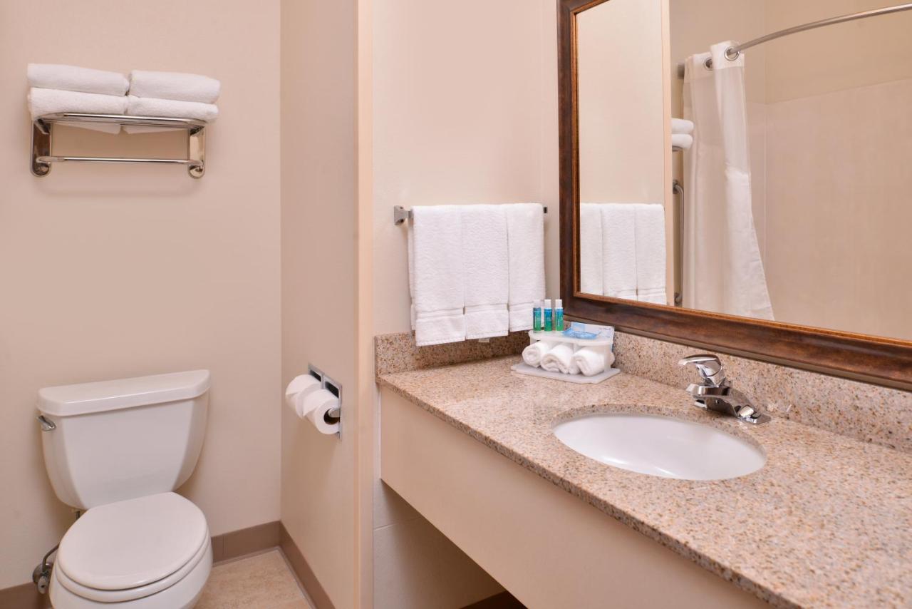King Room at Holiday Inn Express & Suites Sioux Falls At Empire Mall by IHG