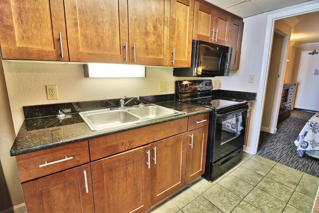Units at Holiday Inn Pavilion by Elliott Beach Rentals