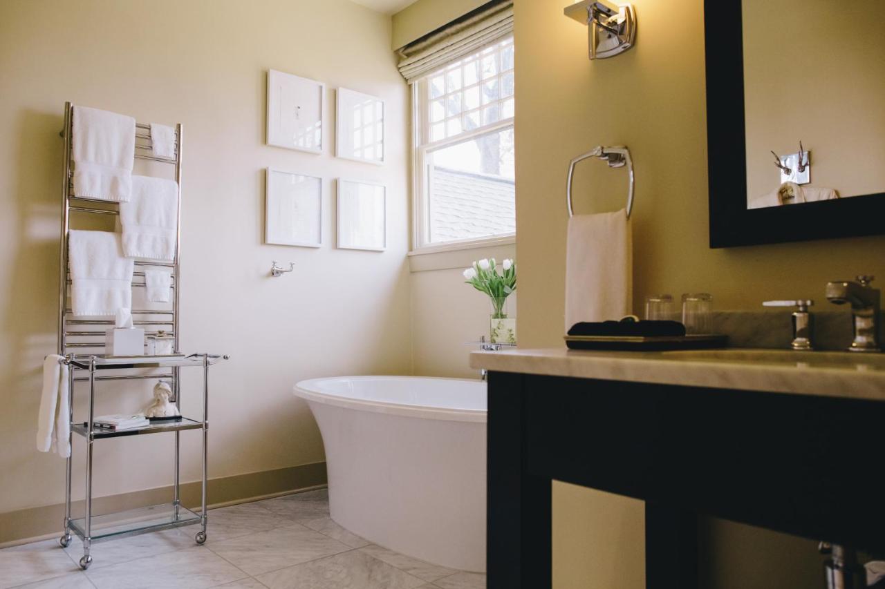 Deluxe King Suite at Stonehurst Place Bed & Breakfast