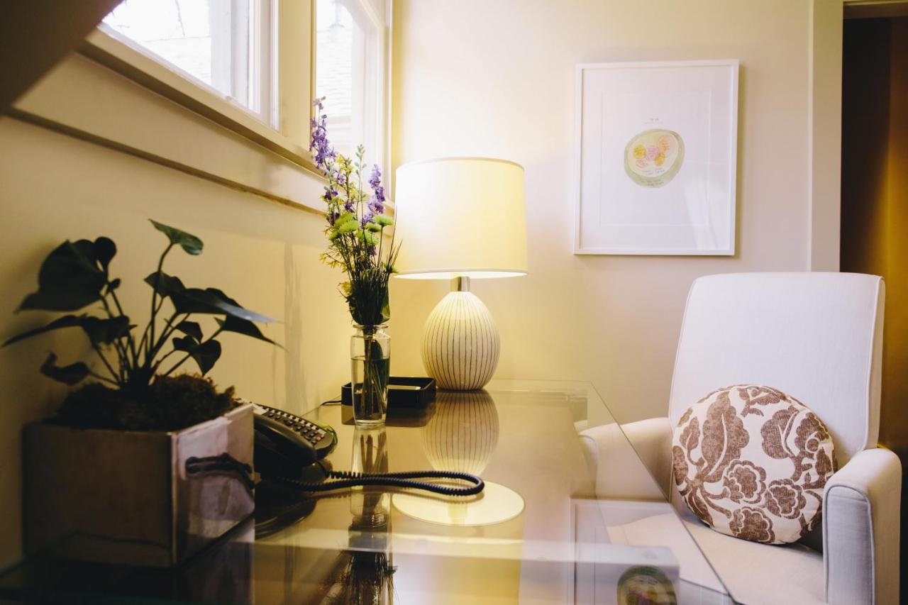 Deluxe King Suite at Stonehurst Place Bed & Breakfast