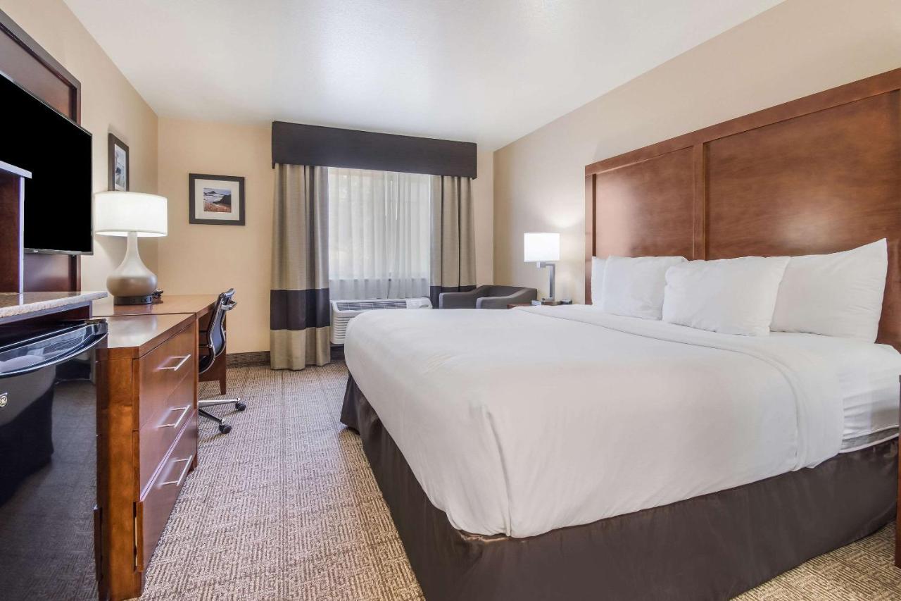 King Room - Accessible/Non-Smoking at Comfort Inn Newport