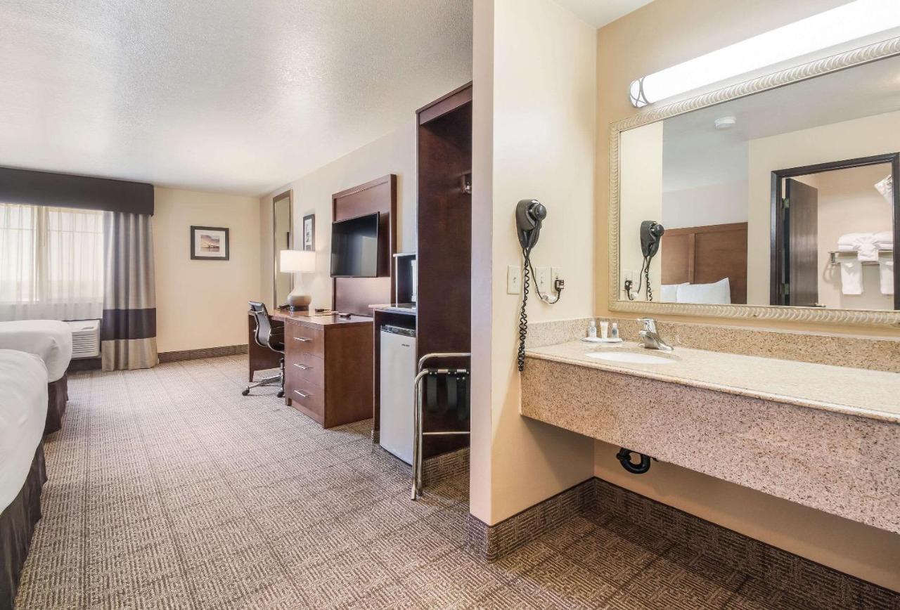Queen Room with Two Queen Beds - Non-Smoking at Comfort Inn Newport
