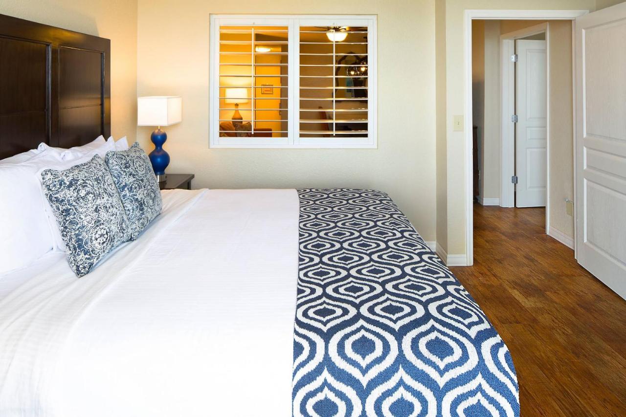 Two-Bedroom Suite at Bluegreen Vacations Casa Del Mar