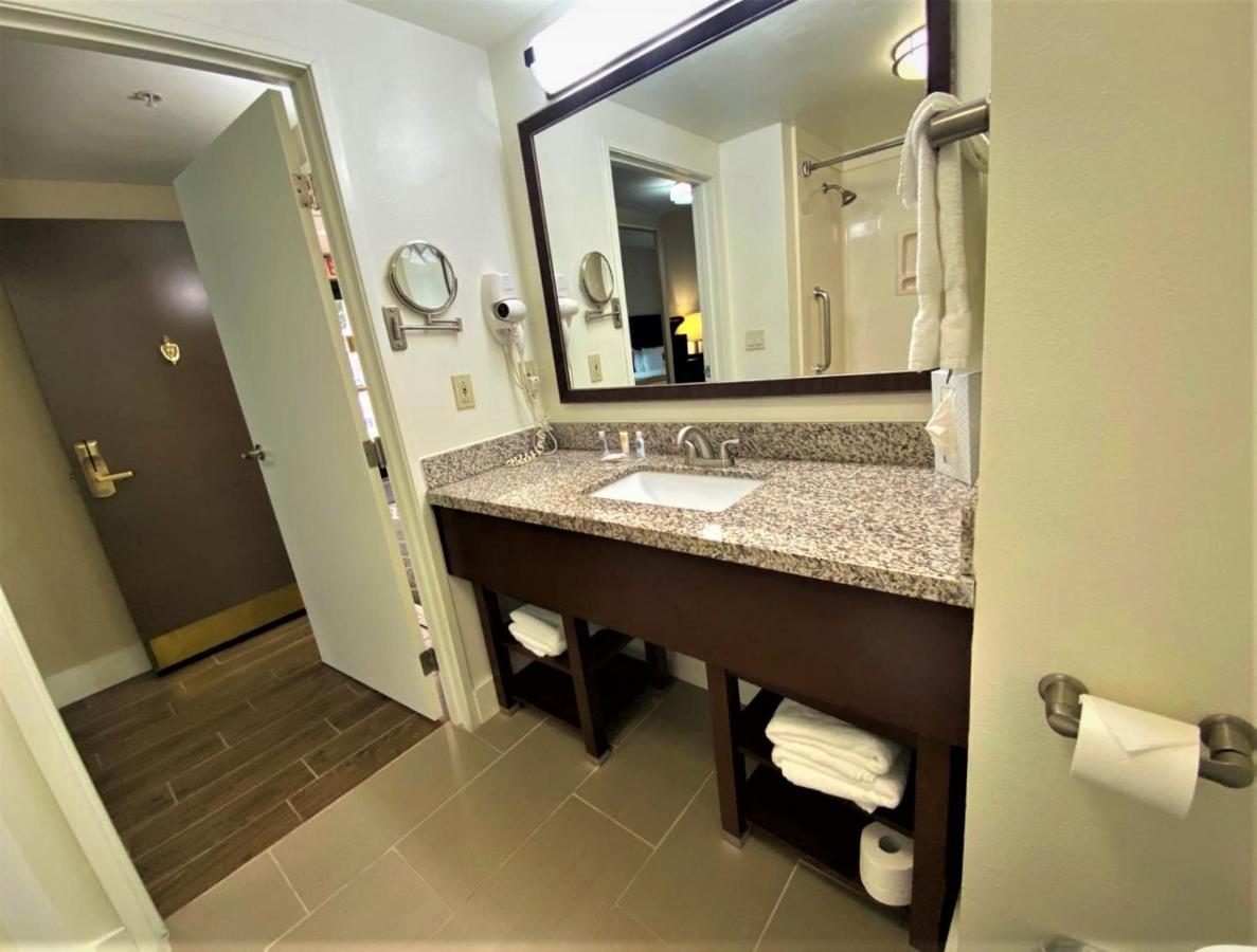 Queen Suite - Non-Smoking at Comfort Suites Clovis North