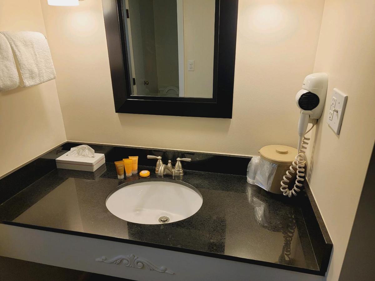 Budget Double Room at Penn Wells Lodge