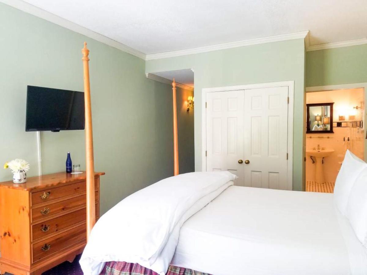 Standard Queen Room at Copper Beech Inn