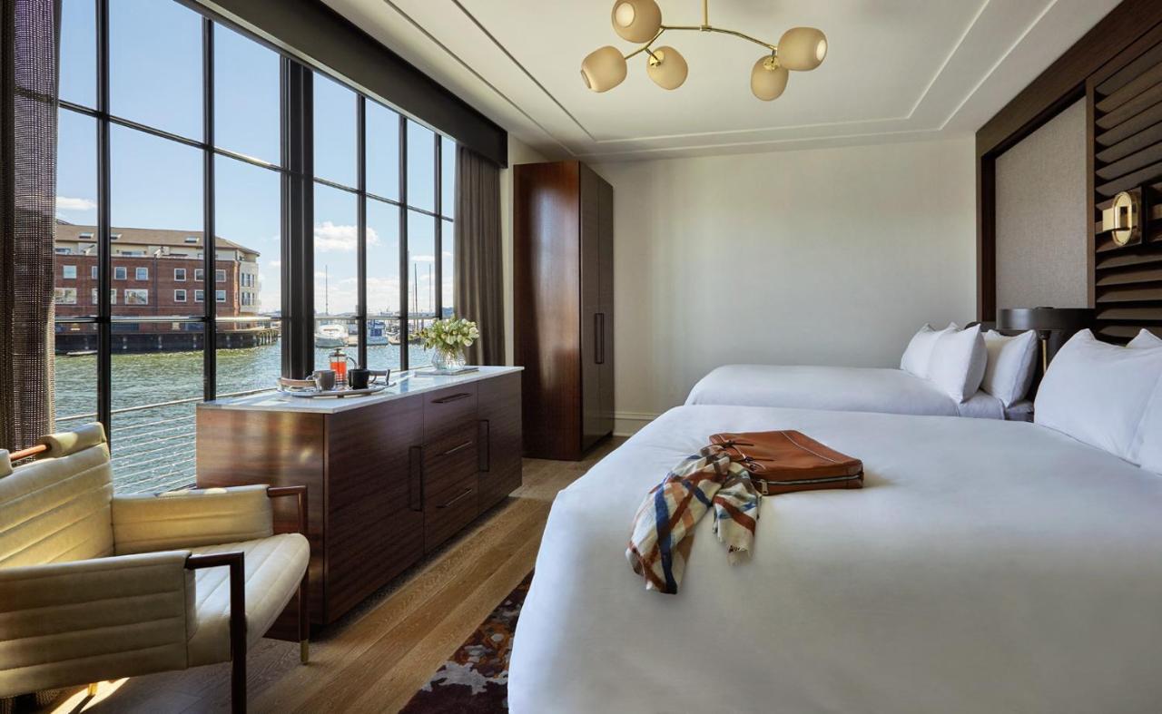 Harbor Queen Queen at Pendry Baltimore