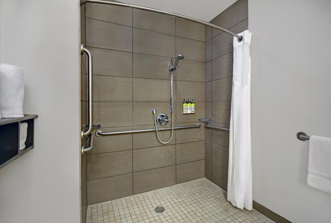 King Suite - Disability Access Roll in Shower/Non-Smoking at Holiday Inn Express Adrian by IHG