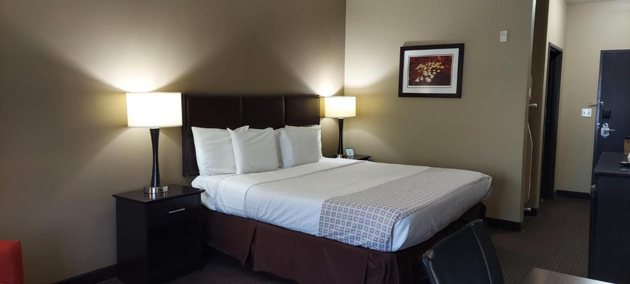 King Room - Disability Access at Parkwood Inn & Suites