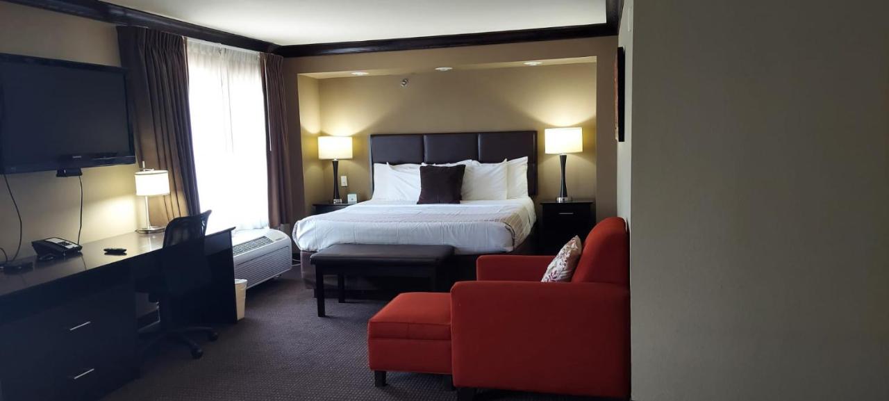 King Suite at Parkwood Inn & Suites