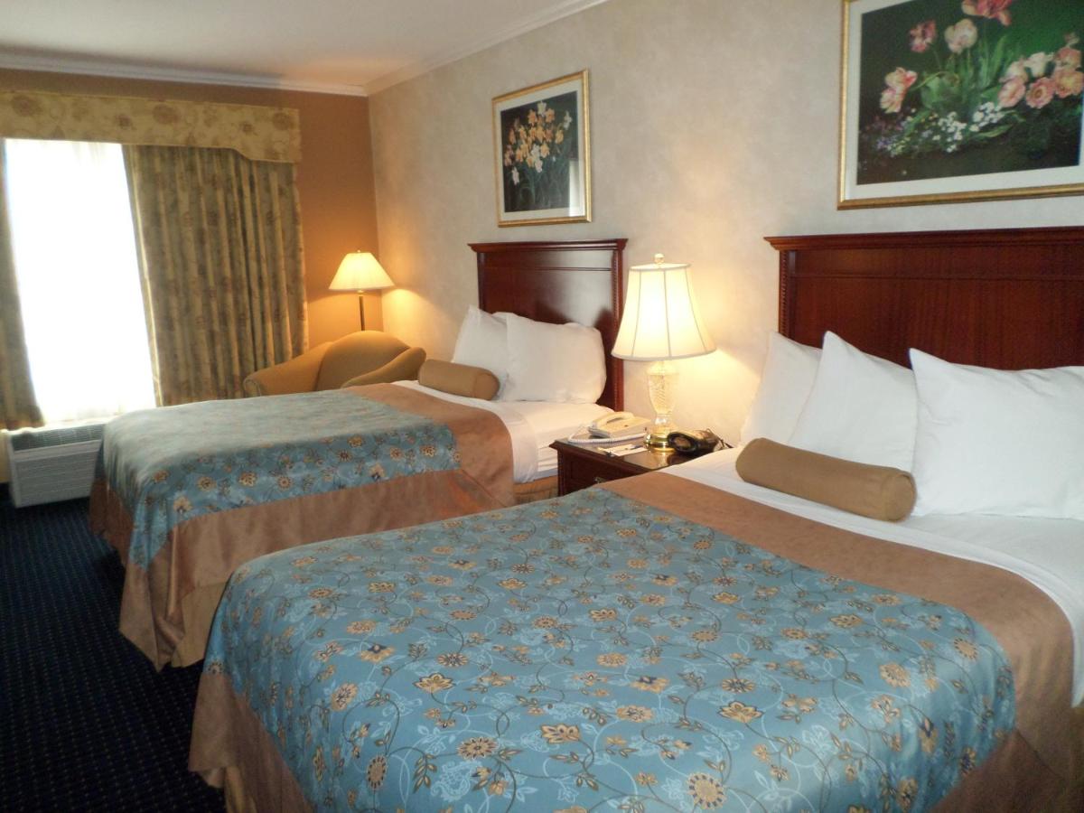 Double Room with Two Double Beds - Non Smoking at Best Western Plus Mentor-Cleveland Northeast