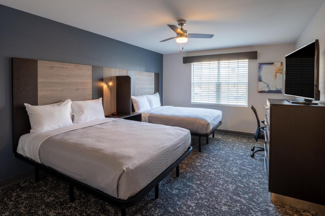 Queen Suite at Candlewood Suites Alexandria - Fort Belvoir, an IHG Hotel
