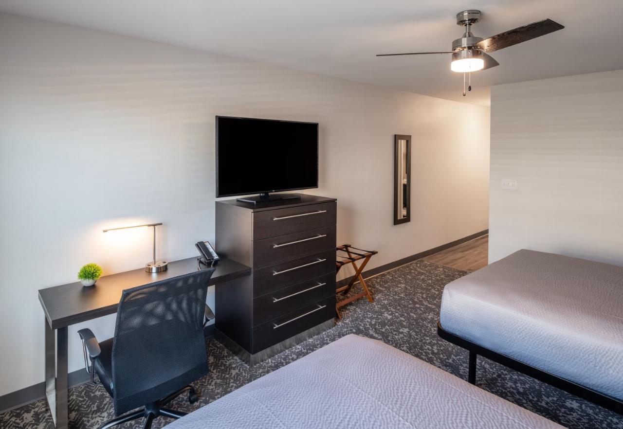 Queen Suite at Candlewood Suites Alexandria - Fort Belvoir, an IHG Hotel