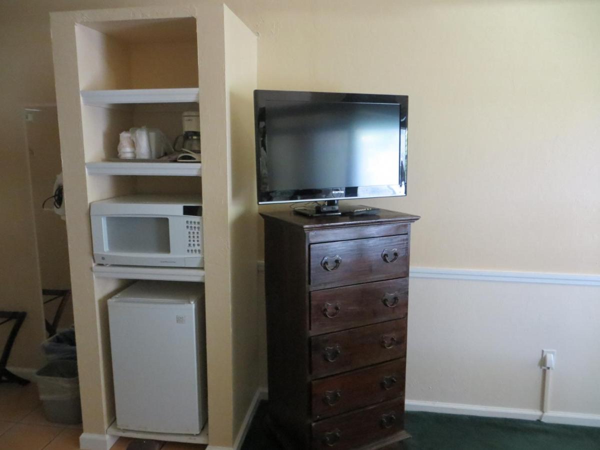 | Lemon Tree Inn