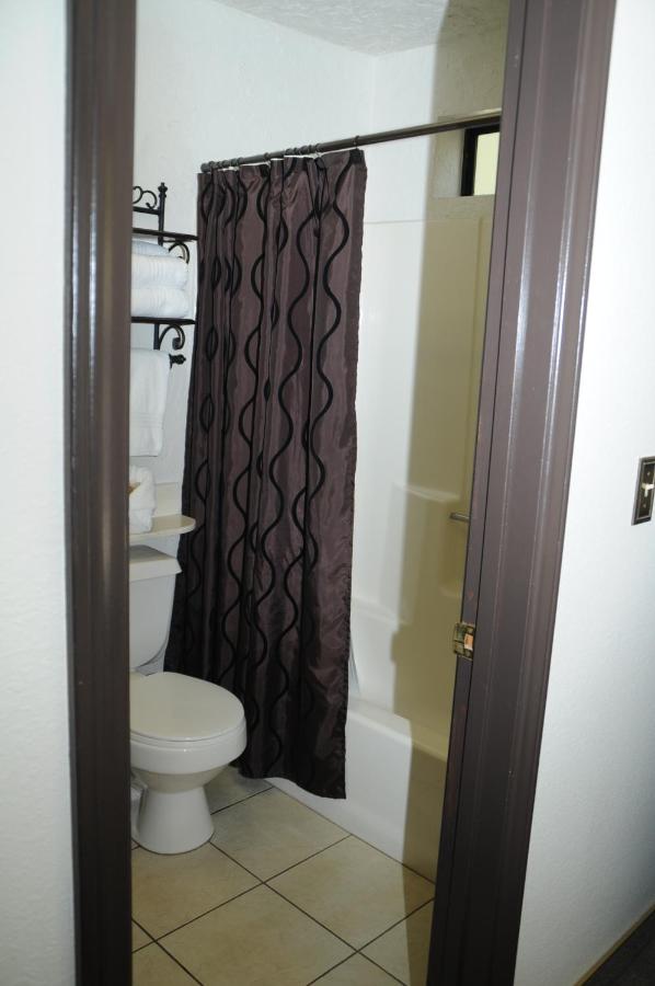 Deluxe King Room at The North Shore Inn