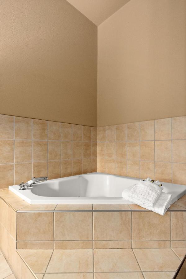 King Suite with Living Area at Comfort Suites Portland