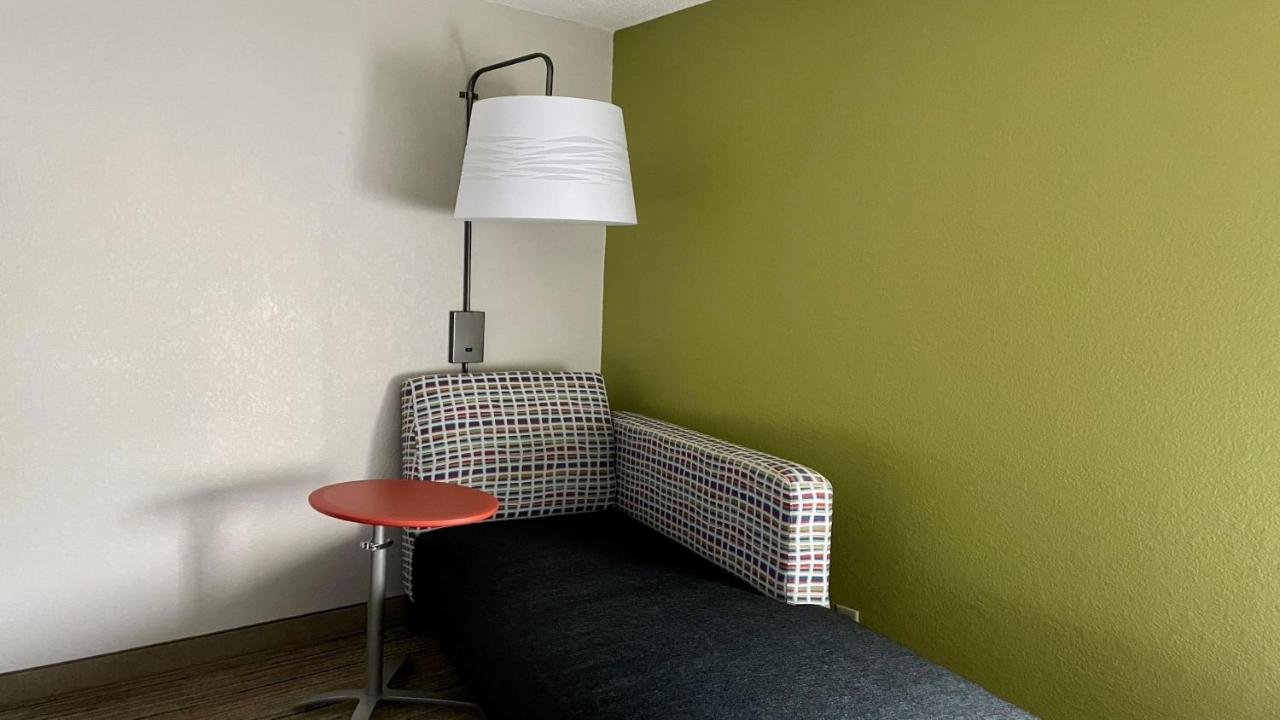 King Suite - Non-Smoking at Holiday Inn Express Middlesboro by IHG