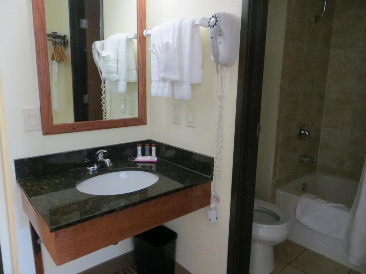 King Room - Non-Smoking at Ramada by Wyndham Wisconsin Dells