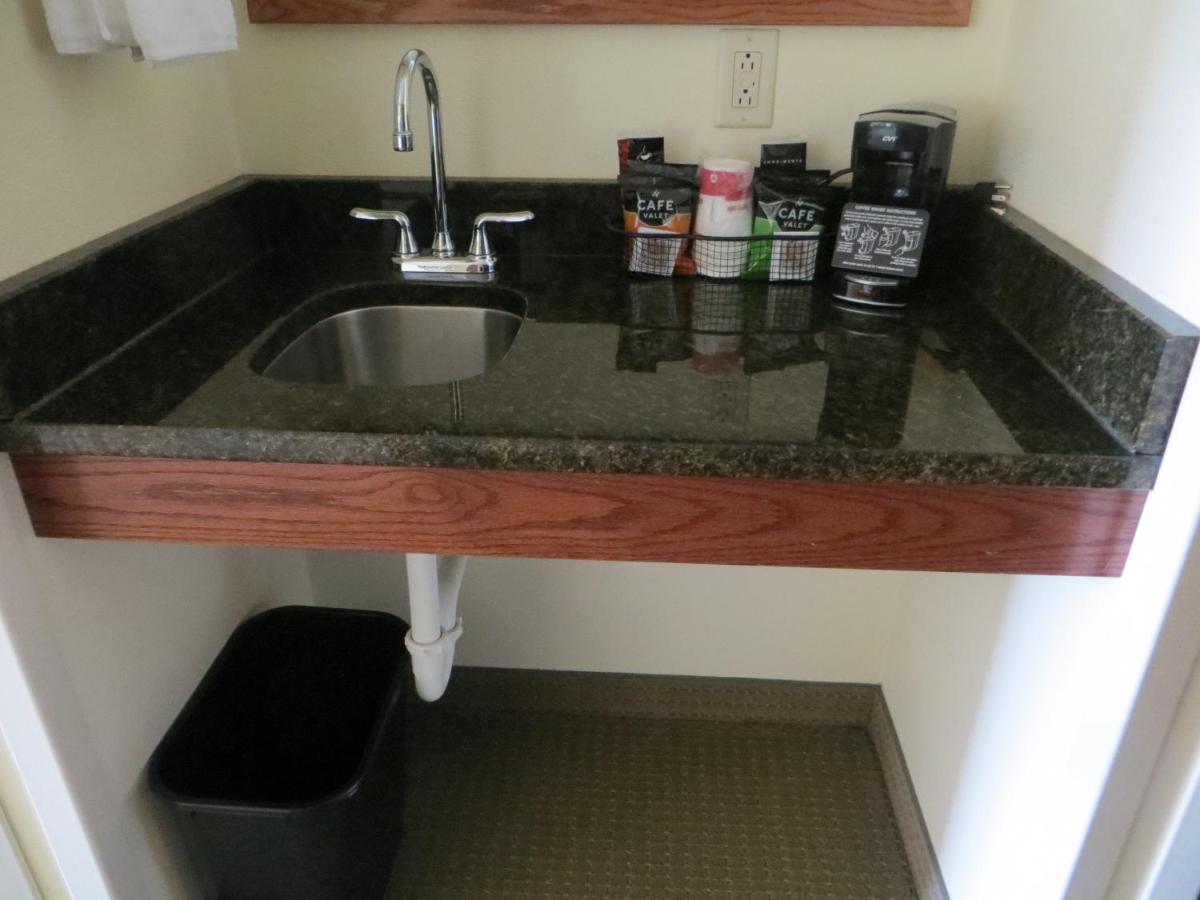 King Studio Suite - Non-Smoking- Jetted Tub at Ramada by Wyndham Wisconsin Dells