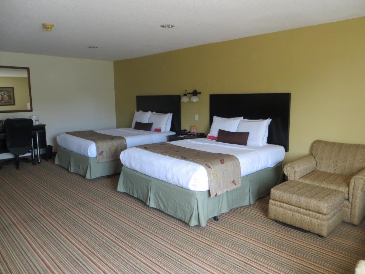 Studio with Two Queen Beds and Sofa Bed - Mobility Access/Non-Smoking at Ramada by Wyndham Wisconsin Dells