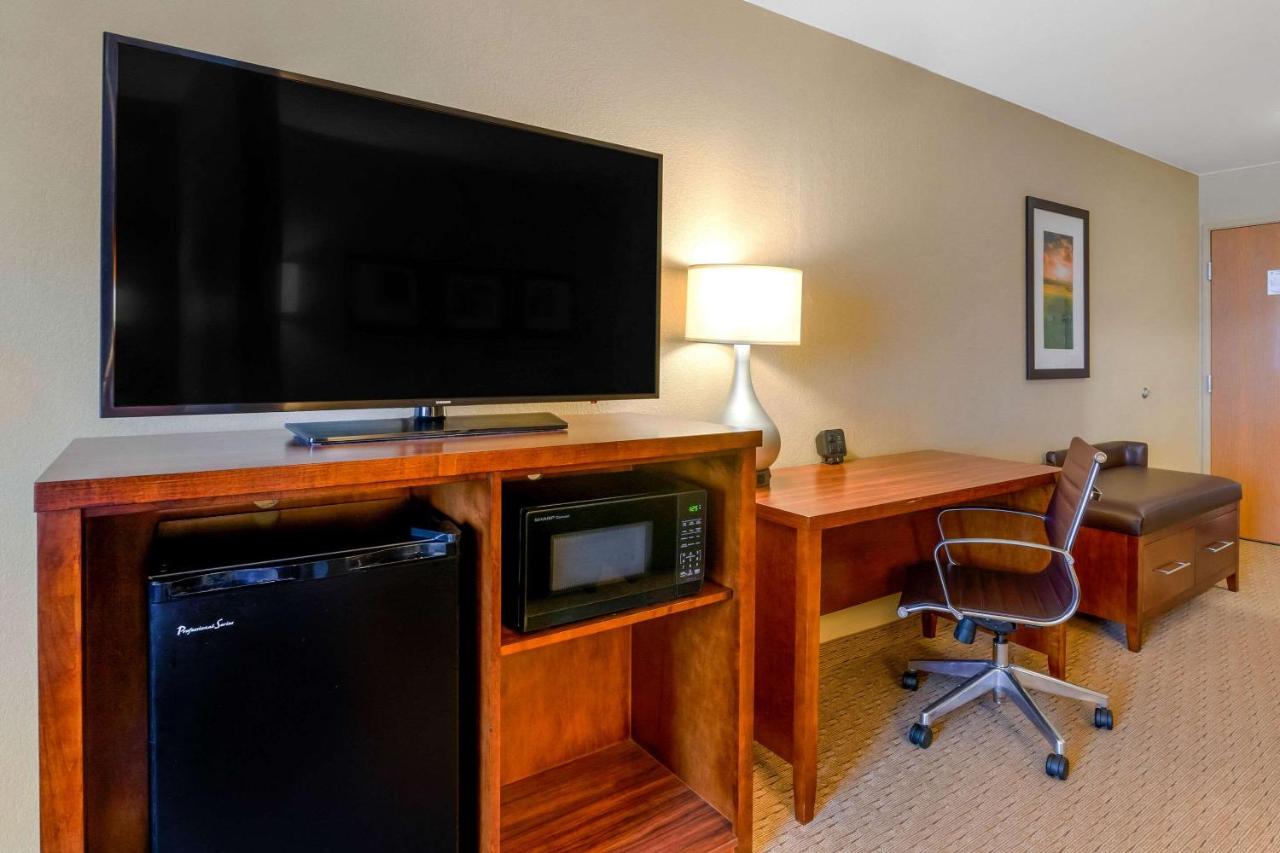 King Suite with Sofa Bed - Non-Smoking at Comfort Suites Burlington