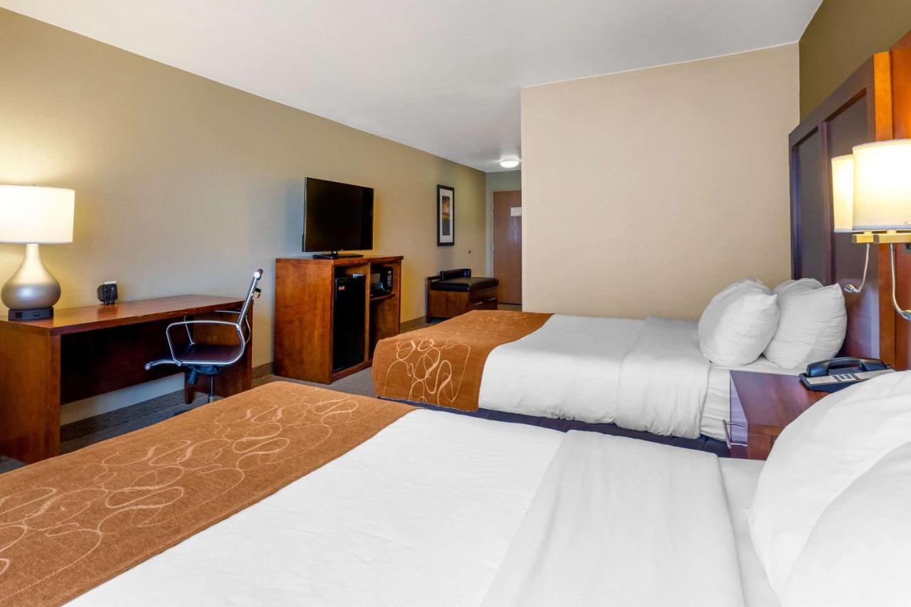 Upgrade Queen Room with Two Queen Beds - Non-Smoking/First Floor at Comfort Suites Burlington