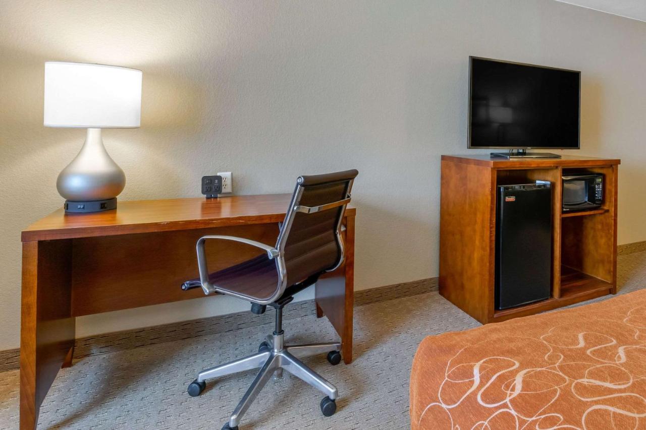 Upgrade Queen Room with Two Queen Beds - Non-Smoking/First Floor at Comfort Suites Burlington