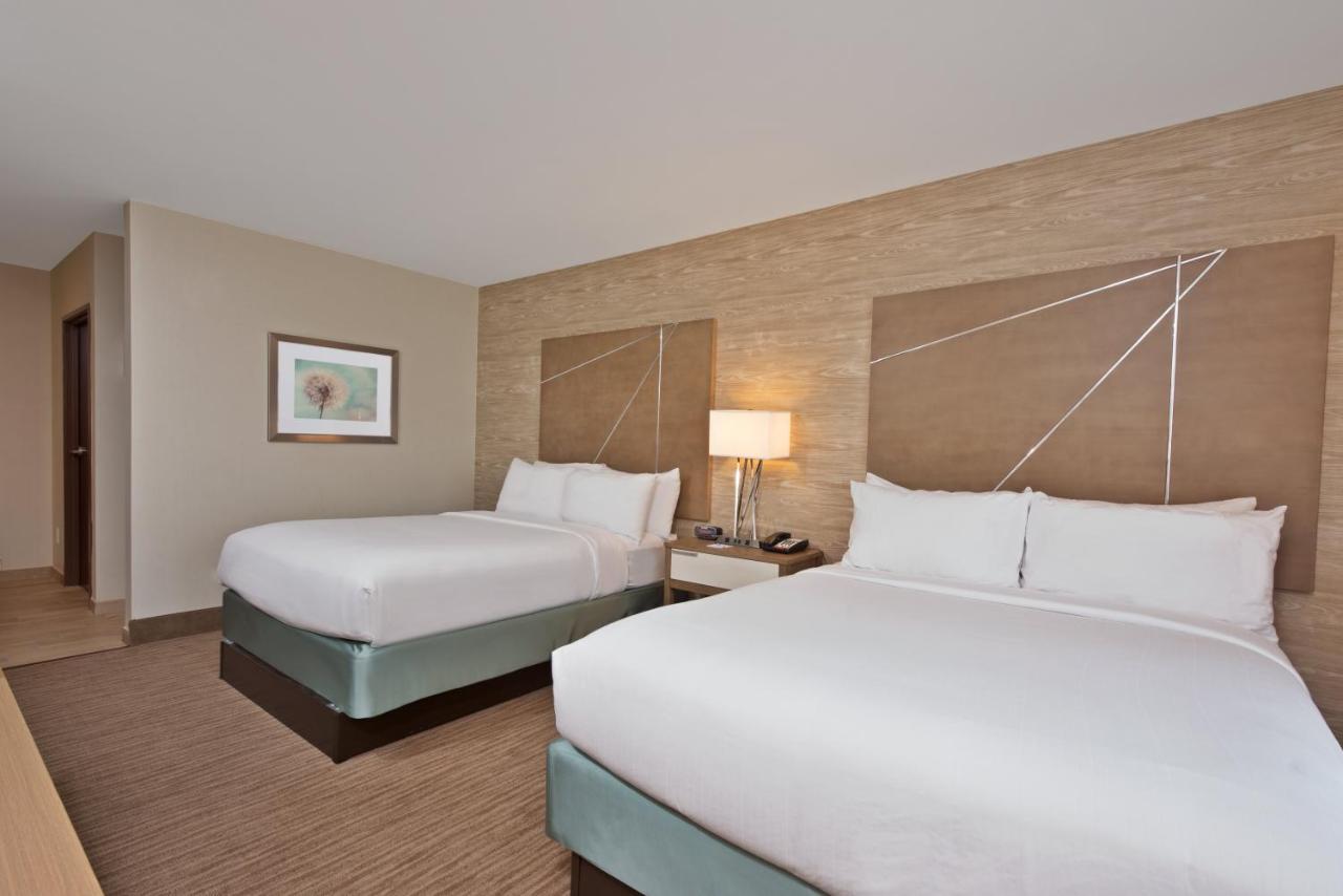 Queen Room with Two Queen Beds at Holiday Inn Express & Suites New Cumberland by IHG