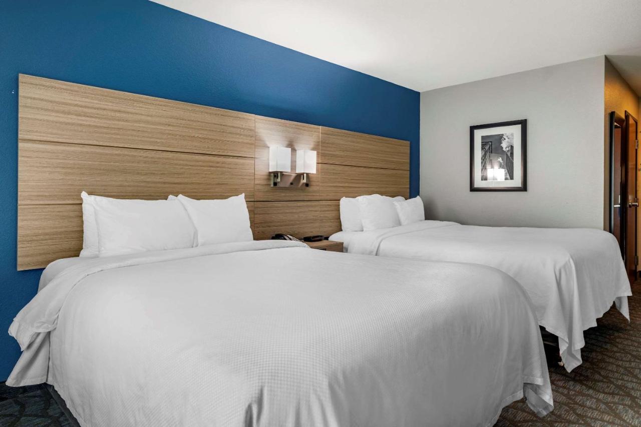 Queen Room with Two Queen Beds - Non-Smoking at Comfort Inn & Suites Mansfield